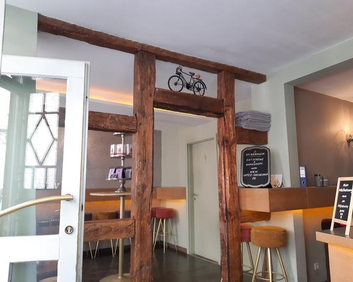 La Fee Bar Cafe